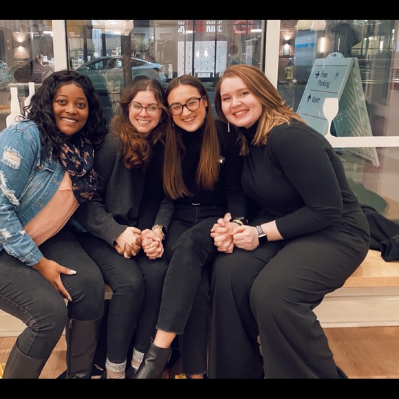 Meet your Posher, Meredith - Picture 8 of 16